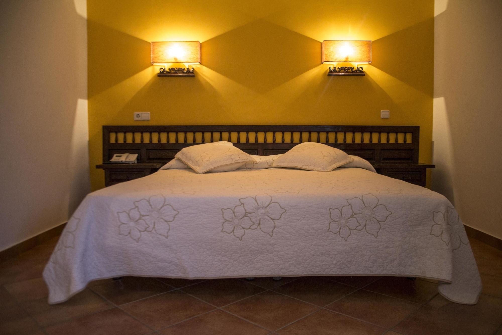 Hospedium Hotel Juan II Toro Kültér fotó